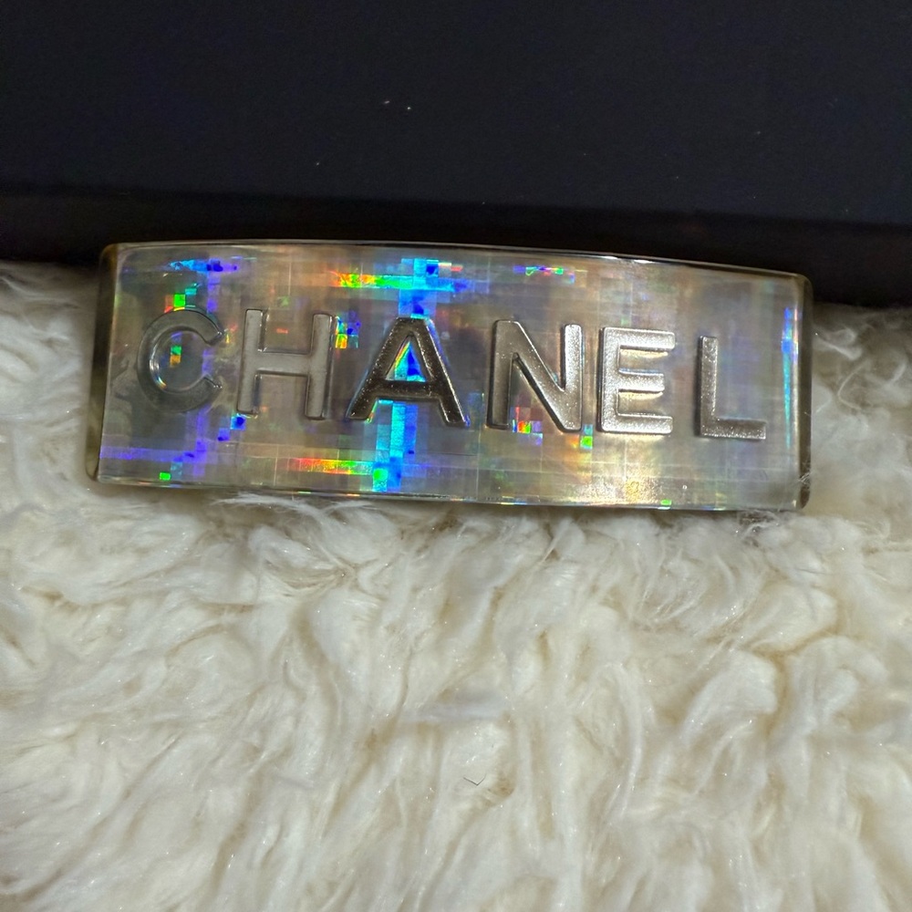 Chanel Iridescent Hair Clip - Picture 2 of 13